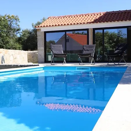 Casa Do Mestre Inteira Feriehus Vila de Punhe