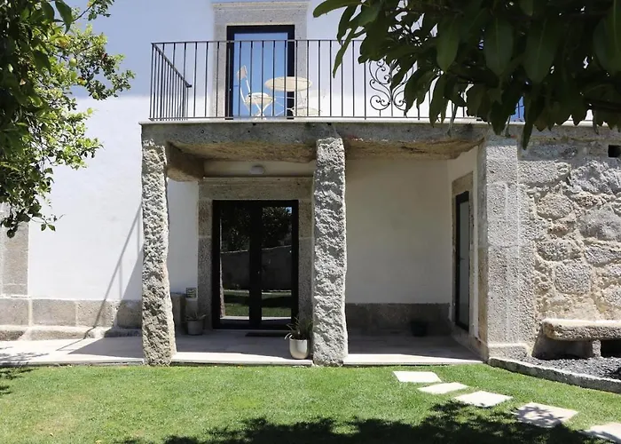 Casa Do Mestre Inteira * Vila de Punhe